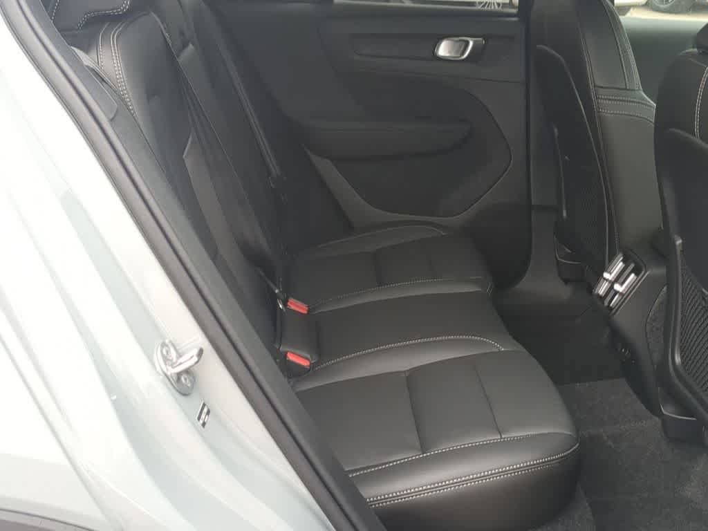 New 2026 Volvo XC40 B5 Plus w/ Protection Package Premier AWD/4WD image 19