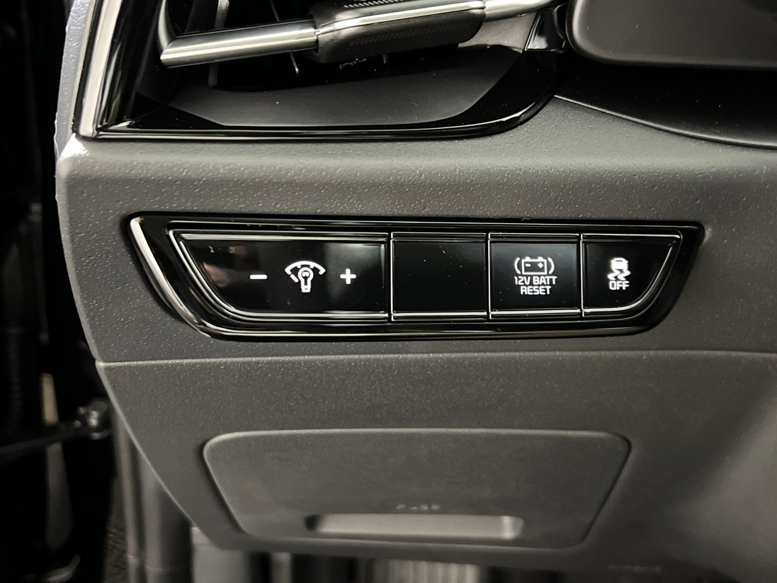 New 2026 Kia Niro LX image 30