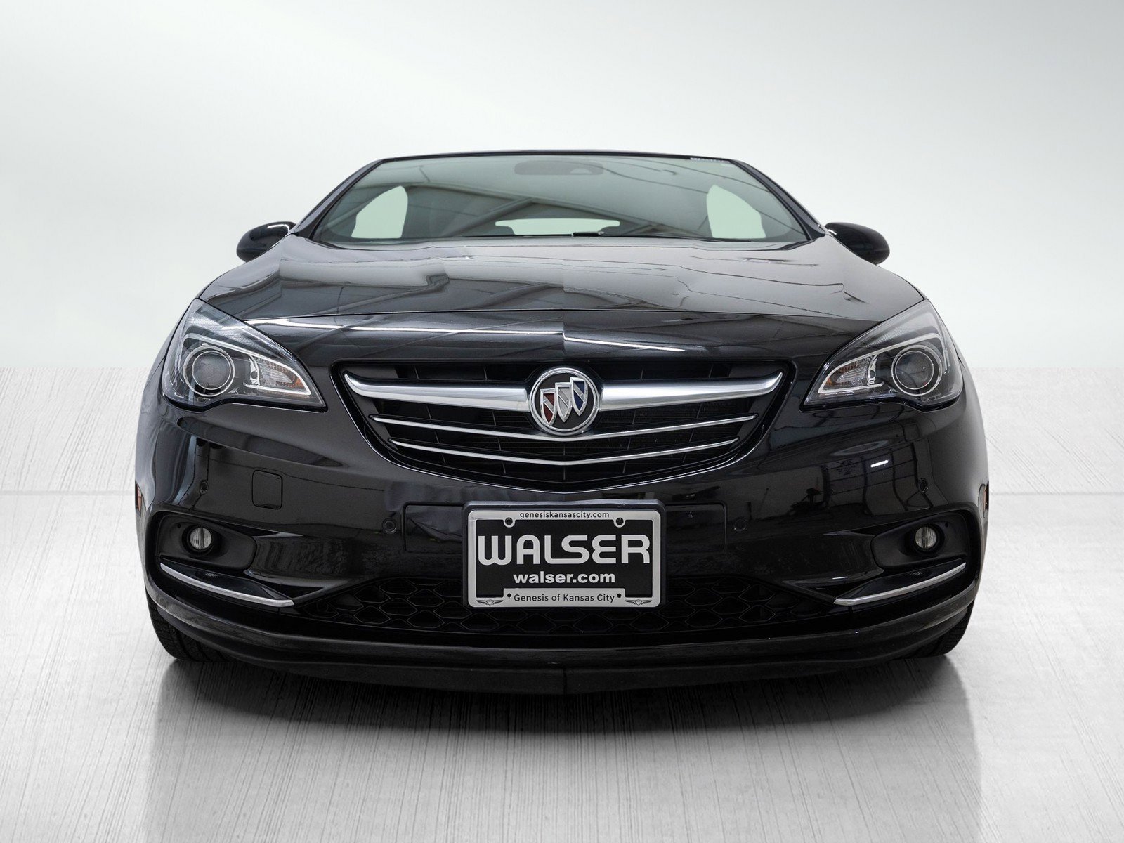 Used 2018 Buick Cascada Premium image 2