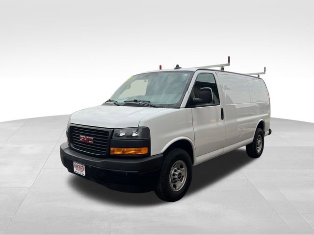 Used 2023 GMC Savana 2500 w/ Driver Convenience Package image 3