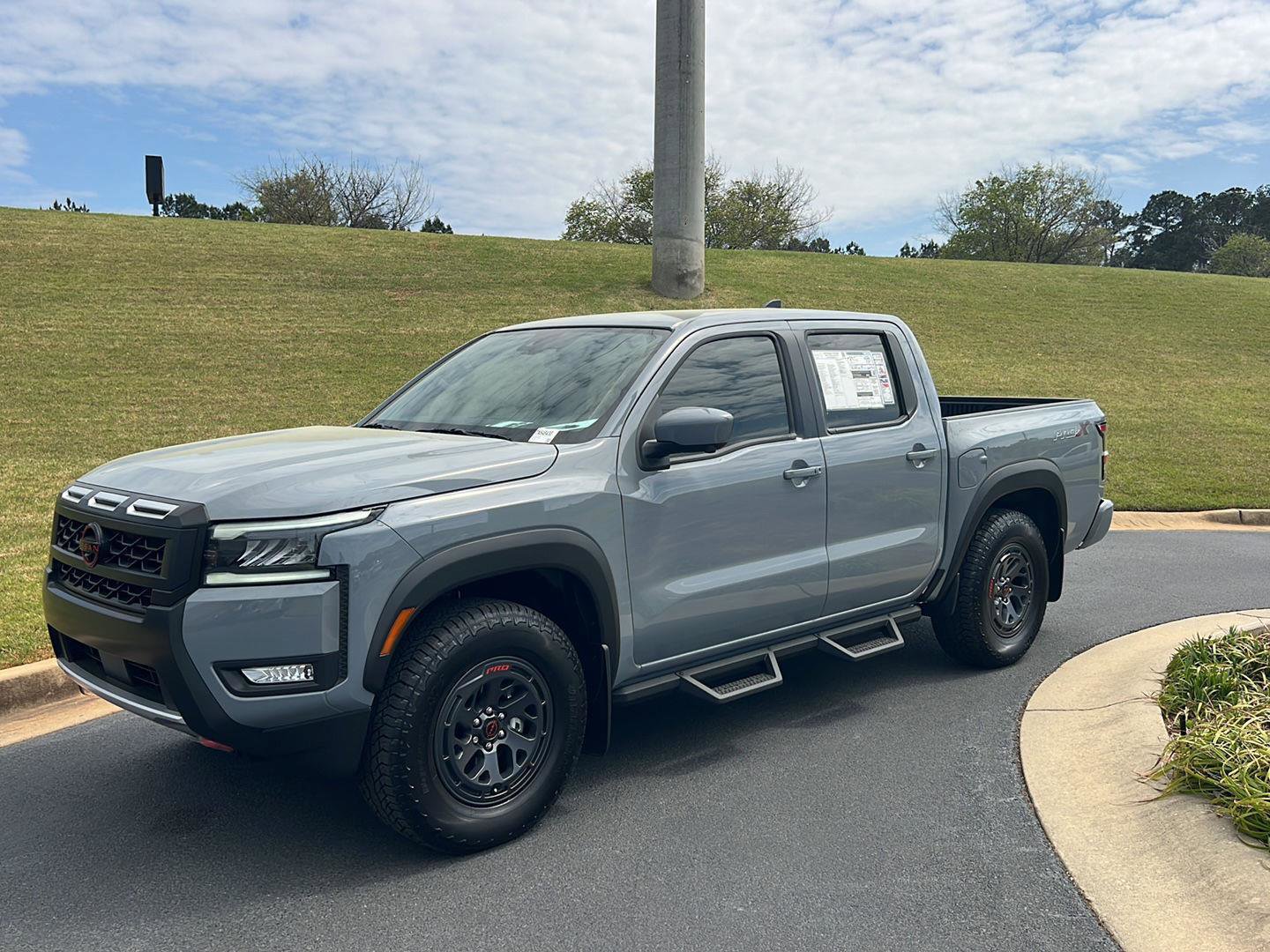 New 2026 Nissan Frontier Pro-X w/ Pro-X Convenience Package RWD image 1