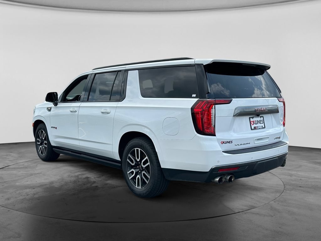 Used 2022 GMC Yukon XL AT4 w/ AT4 Premium Plus Package AWD/4WD image 6