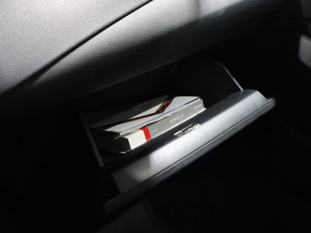 Used 2021 Toyota Corolla LE image 26