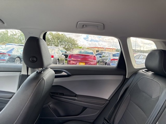 Used 2024 Volkswagen Taos SE image 20