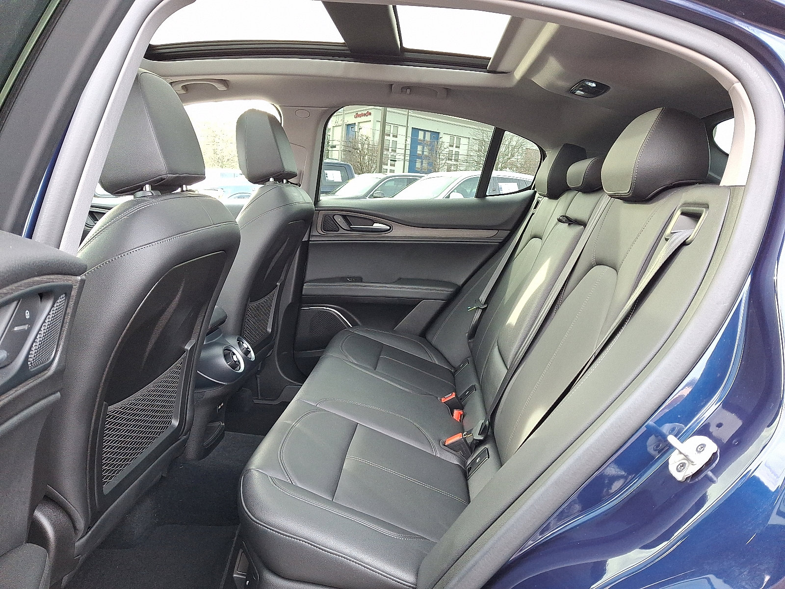 Used 2021 Alfa Romeo Stelvio Ti w/ Nero Edizione image 11