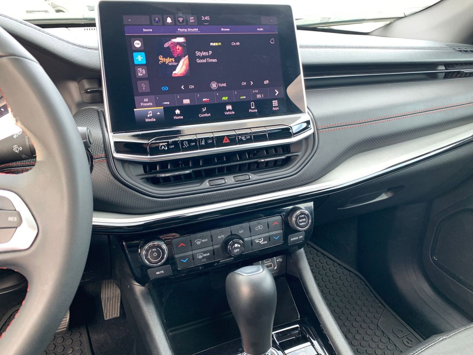 Used 2025 Jeep Compass Trailhawk image 17