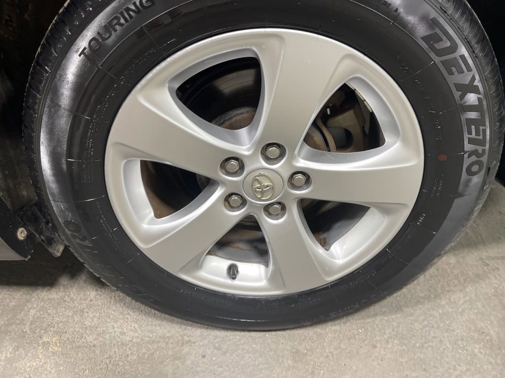 Used 2013 Toyota Sienna L FWD image 30