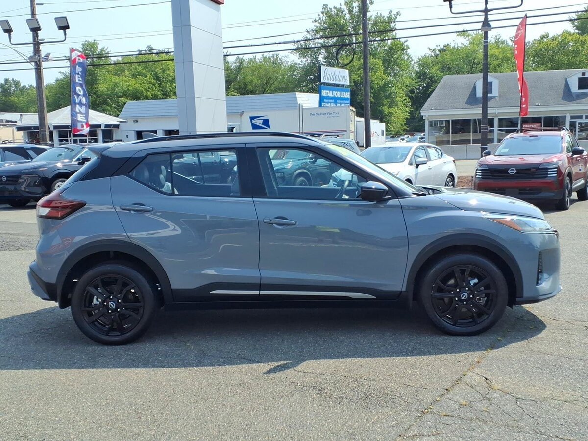 Used 2024 Nissan Kicks SR w/ SR Premium Package FWD image 4