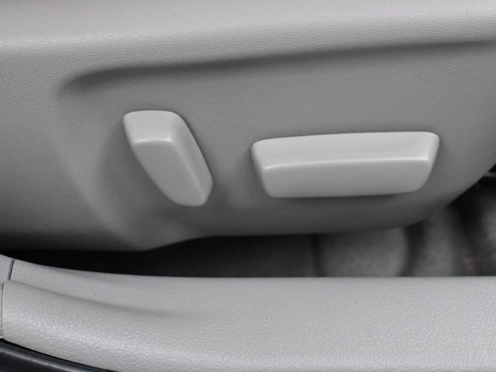 Used 2016 Toyota Camry XLE image 36