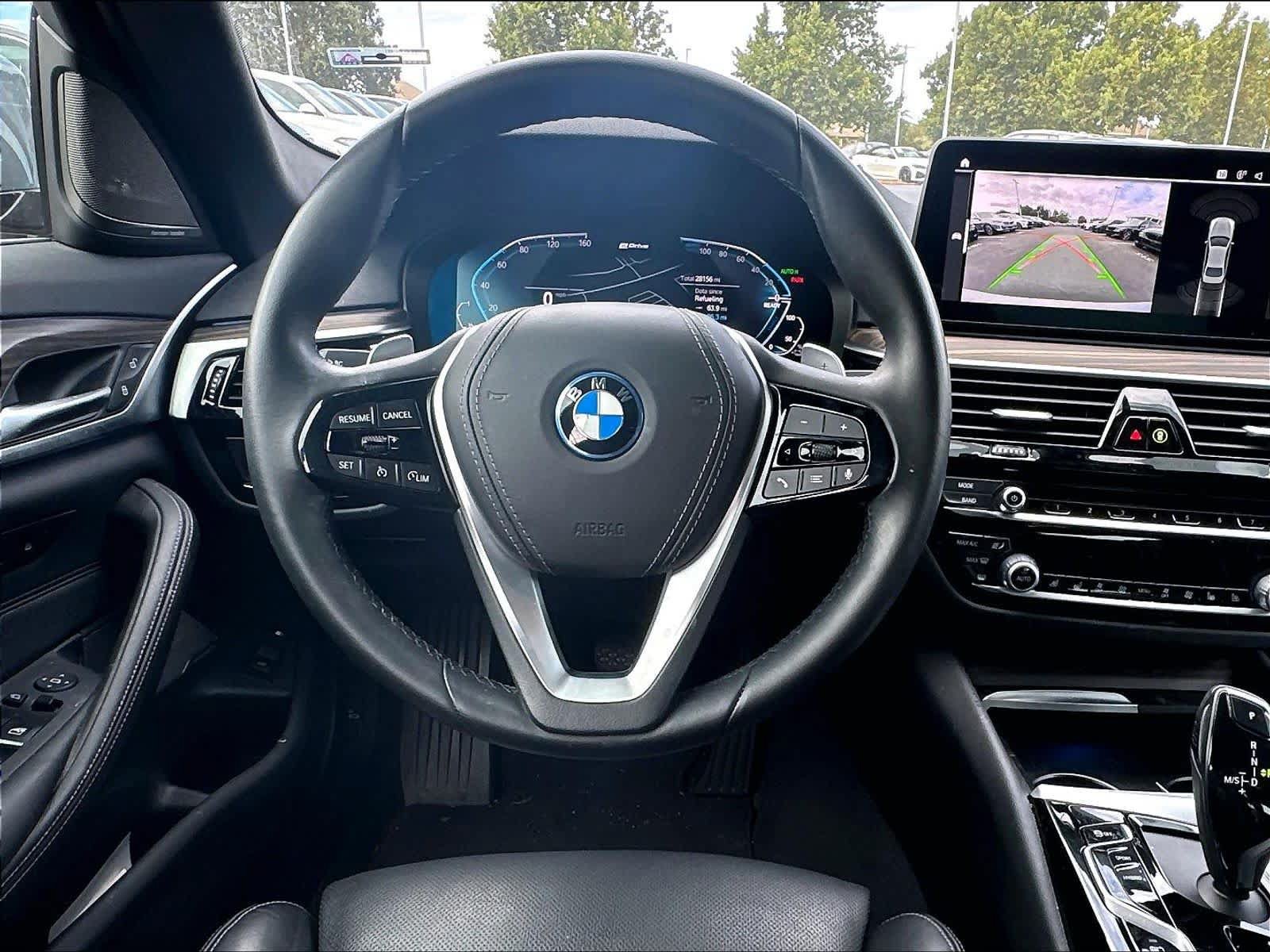 Used 2023 BMW 530e w/ Premium Package RWD image 11