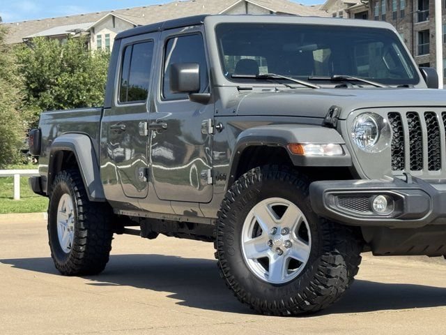Used 2022 Jeep Gladiator Sport AWD/4WD image 3