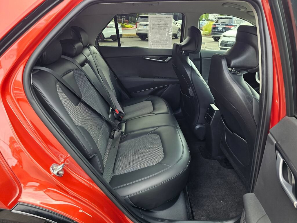 Certified 2023 Kia Niro Wind w/ Wind Preserve Package FWD image 26