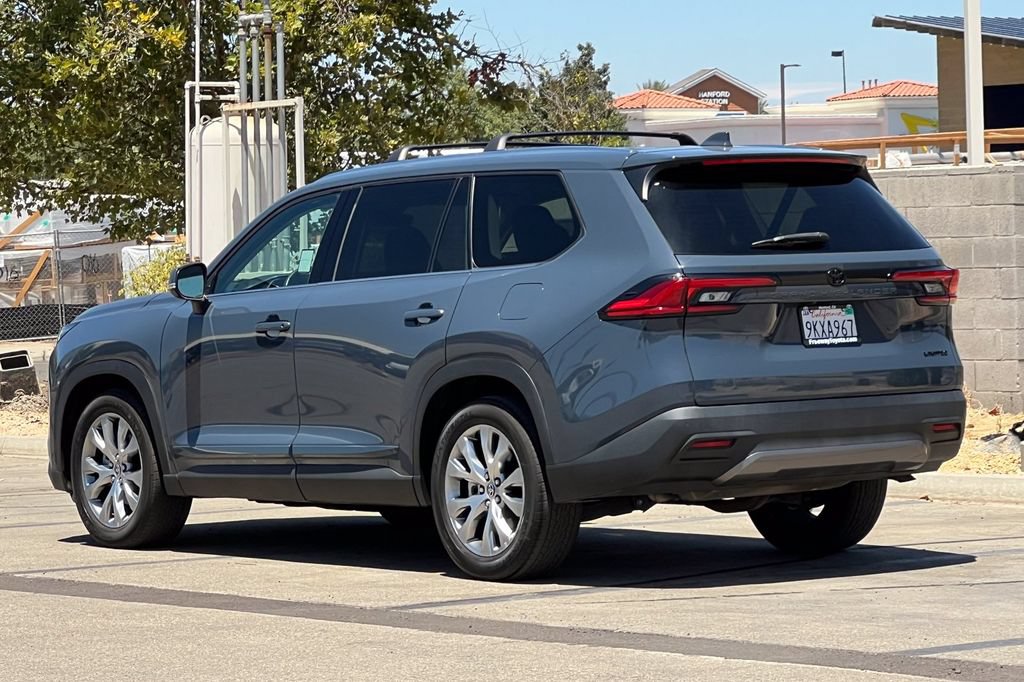 Certified 2024 Toyota Grand Highlander FWD image 7