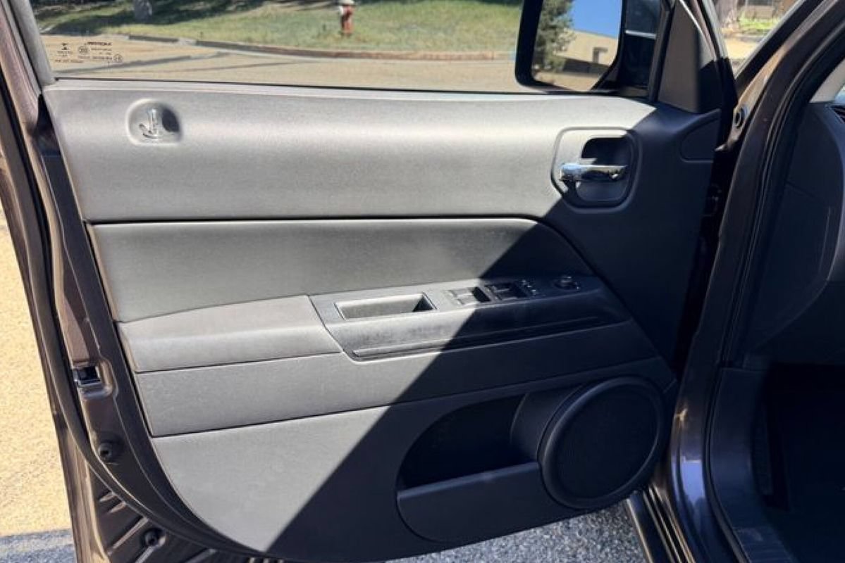 Used 2015 Jeep Patriot Sport AWD/4WD image 20