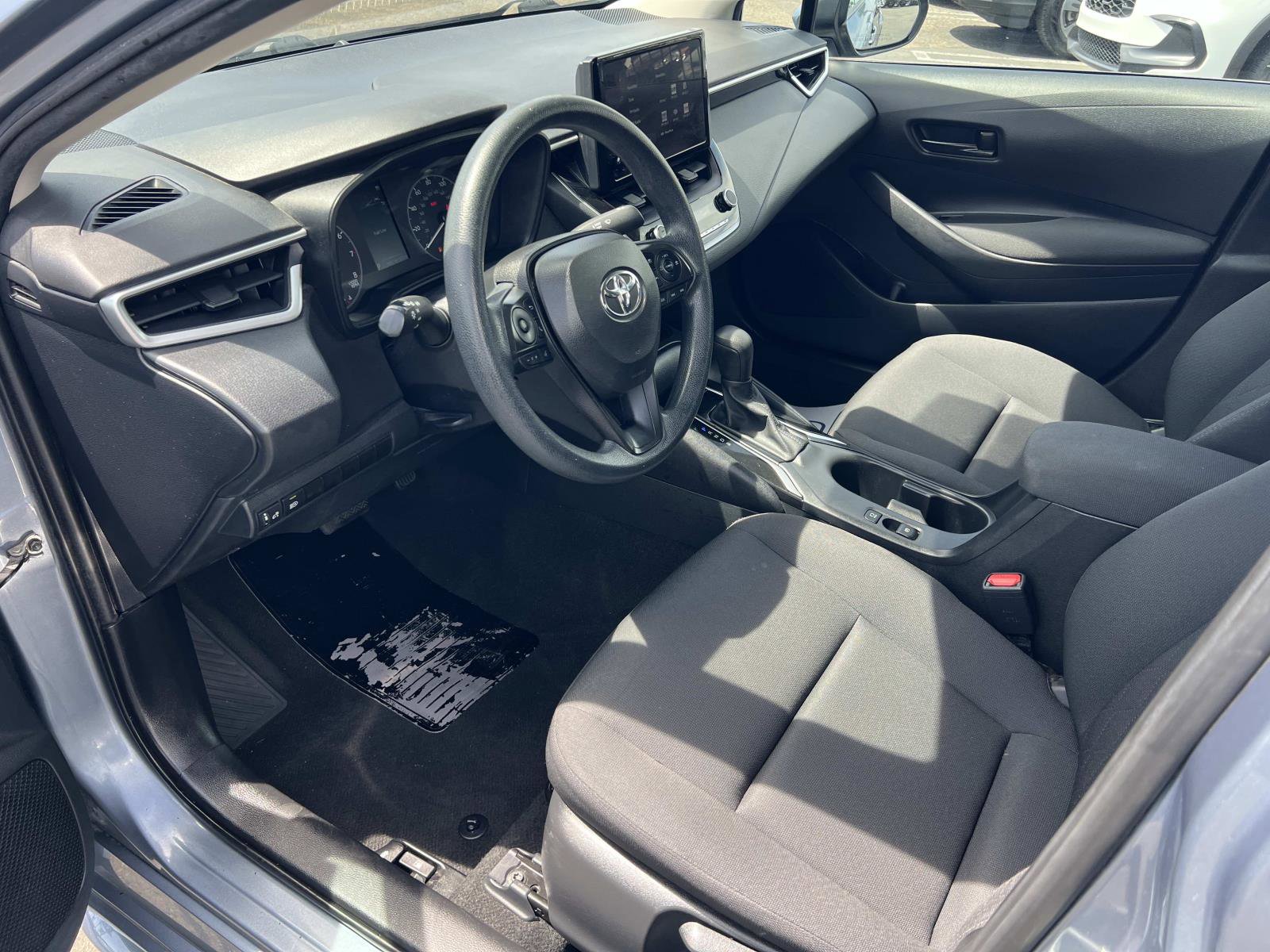 Used 2023 Toyota Corolla LE image 5