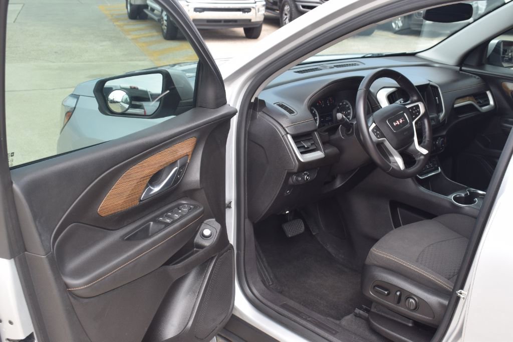 Used 2018 GMC Terrain SLE w/ LPO, Cargo Package FWD image 8