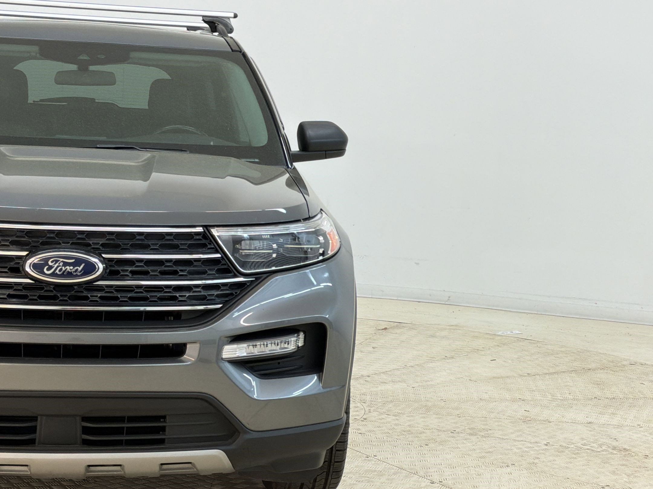Used 2021 Ford Explorer XLT w/ Equipment Group 202A AWD/4WD image 19