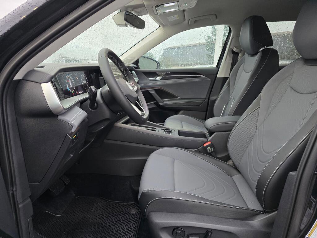 New 2026 Volkswagen Tiguan SE image 17