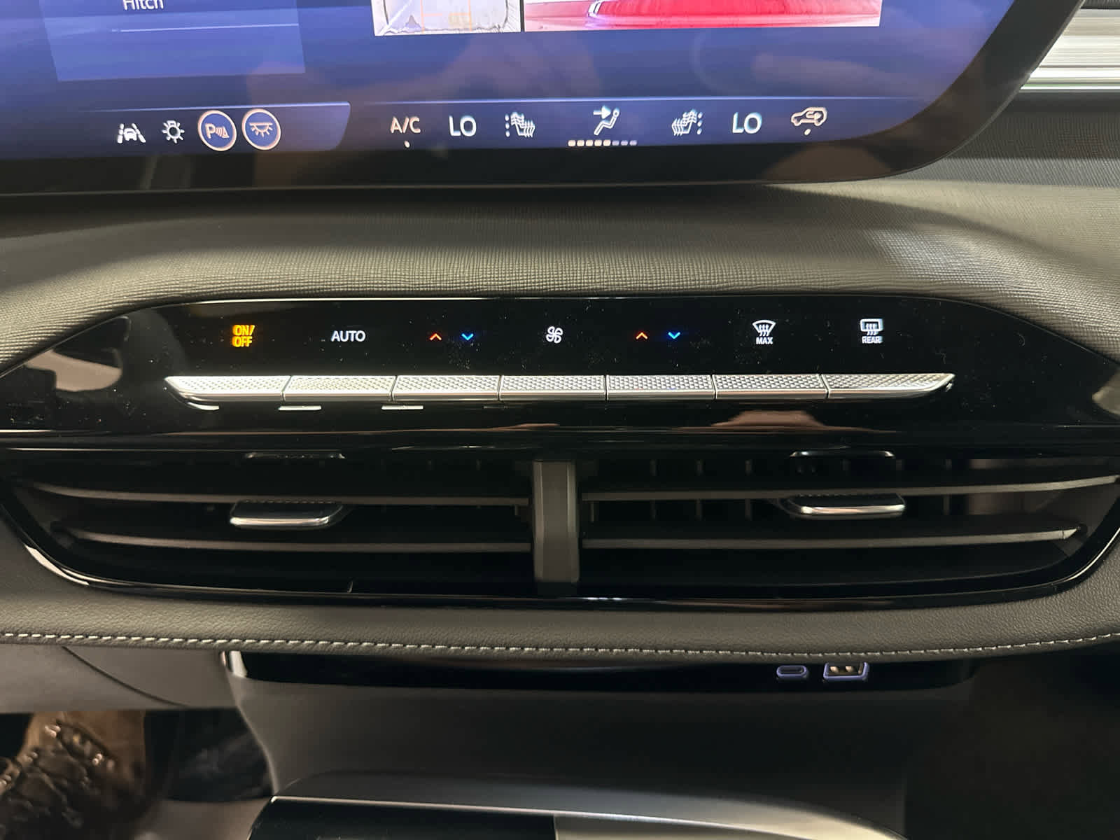 New 2026 Buick Enclave Preferred w/ LPO, Floor Liner Package image 16