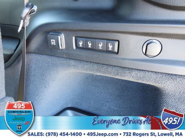 New 2025 Jeep Grand Cherokee L Overland AWD/4WD image 14