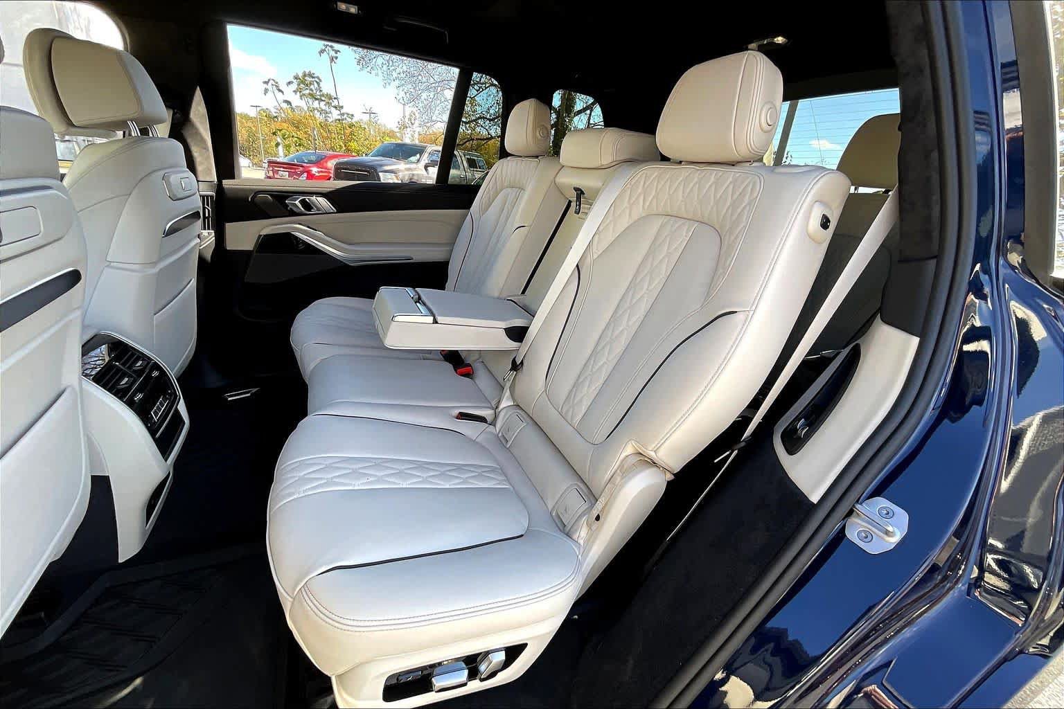 Used 2026 BMW X7 xDrive40i w/ M Sport Package image 21