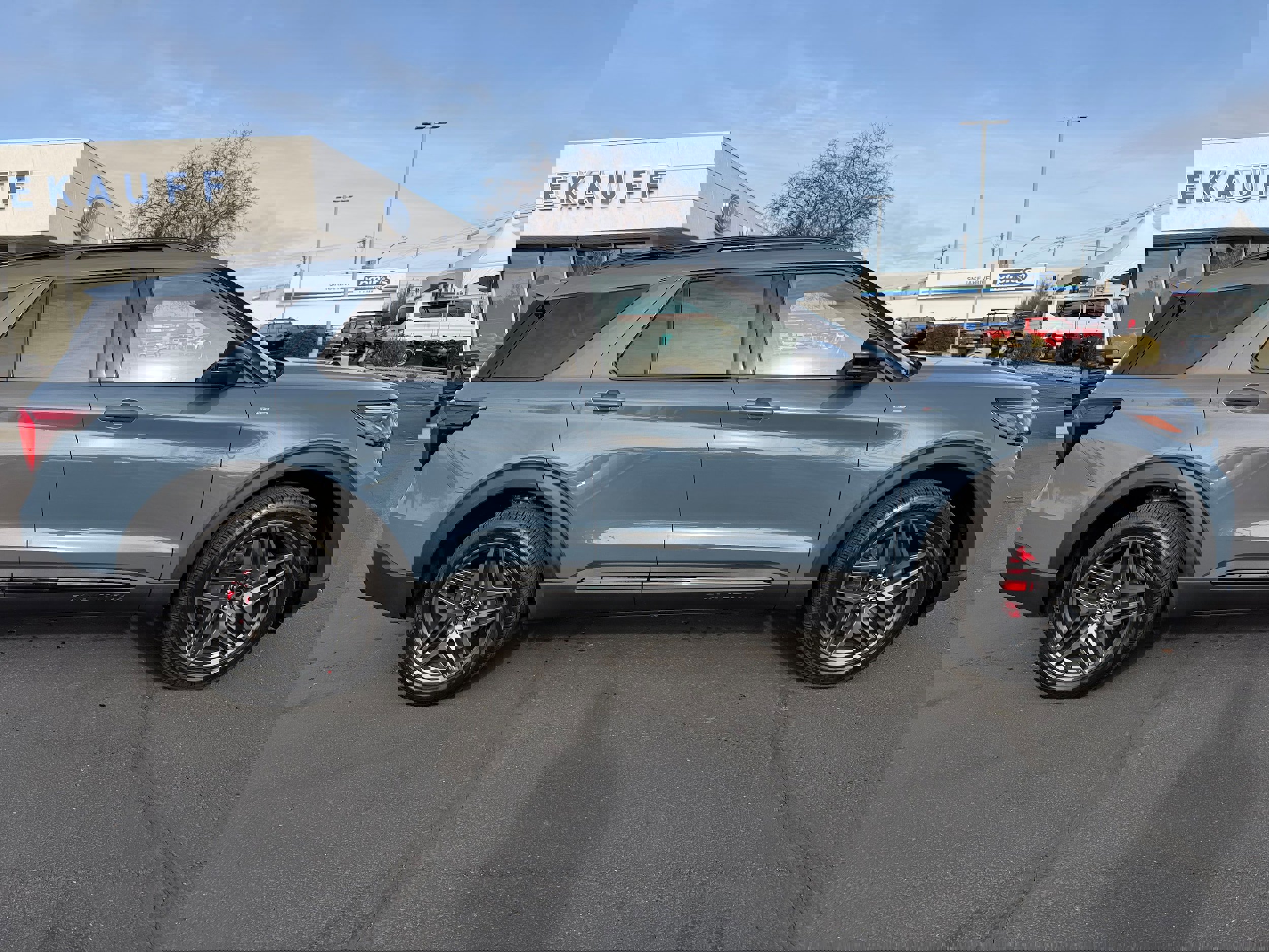 New 2026 Ford Explorer ST-Line w/ ST-Line Street Pack image 2