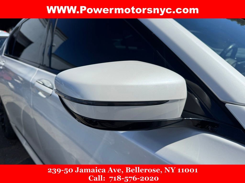 Used 2020 BMW 740i xDrive w/ M Sport Package image 4