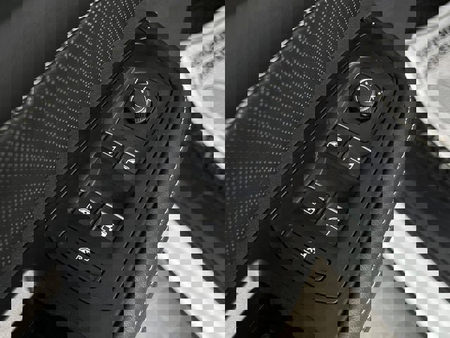 Used 2024 Volkswagen Atlas Cross Sport SE image 10