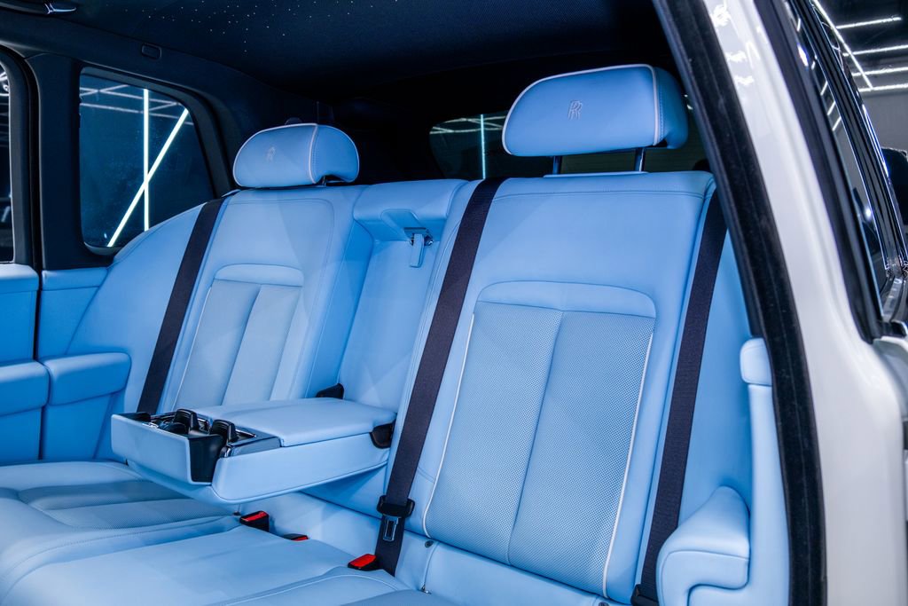 Used 2025 Rolls-Royce Cullinan image 19