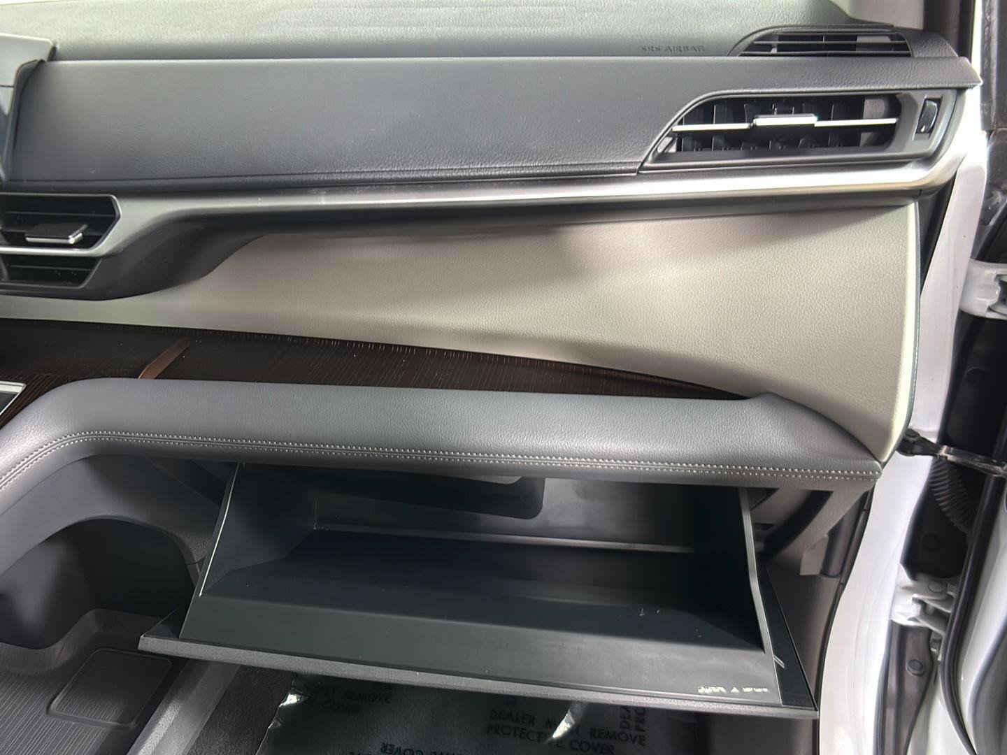 Used 2021 Toyota Sienna XLE FWD image 27