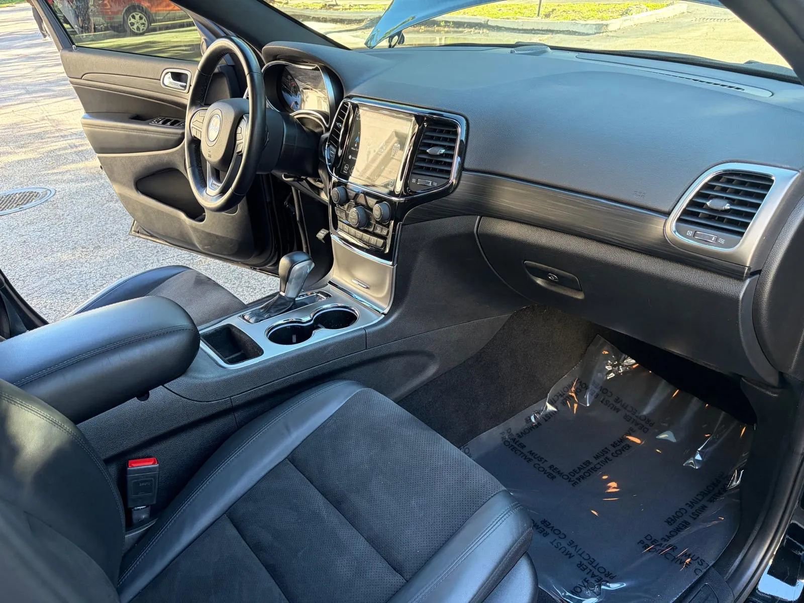 Used 2021 Jeep Grand Cherokee Laredo X image 21