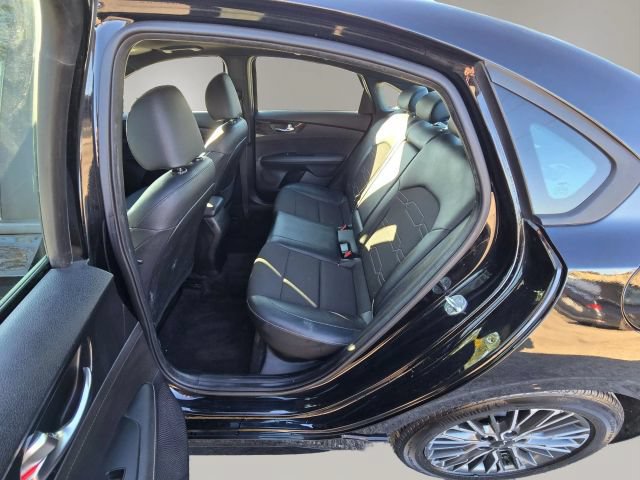 Used 2023 Kia Forte GT-Line w/ GT-Line Premium Package FWD image 11