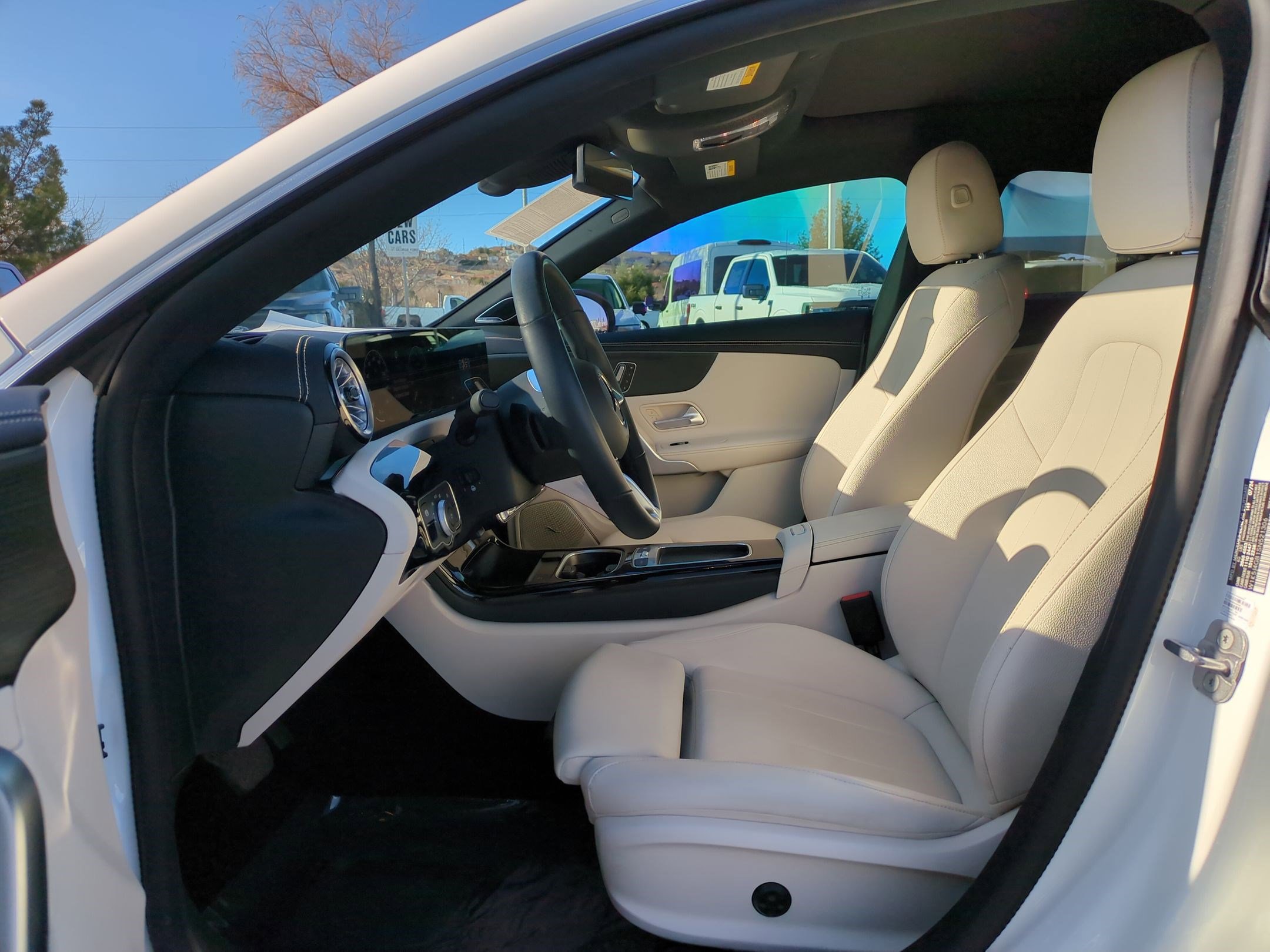 Used 2025 Mercedes-Benz CLA 250 image 15