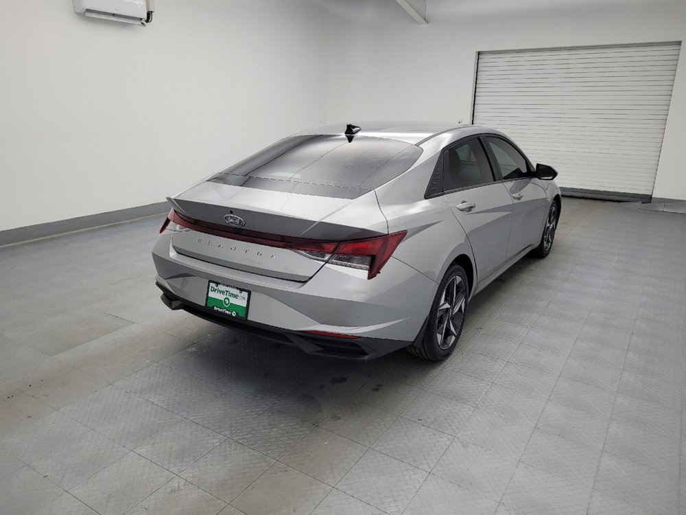 Used 2023 Hyundai Elantra SEL w/ Convenience Package image 9