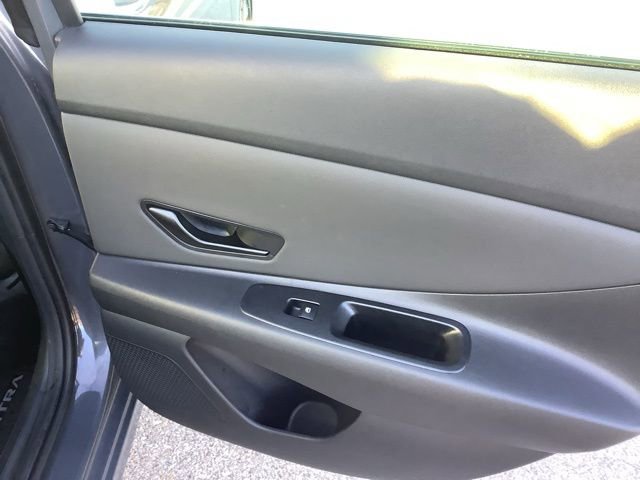 Certified 2025 Hyundai Elantra SEL image 21