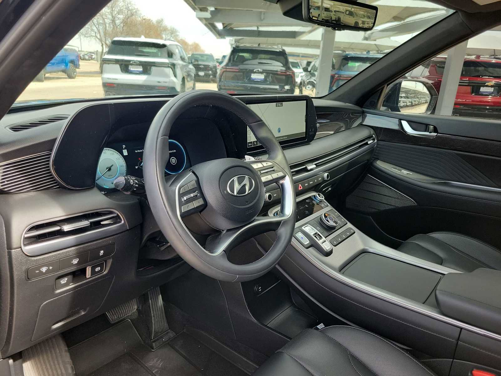 Used 2024 Hyundai Palisade Calligraphy image 2