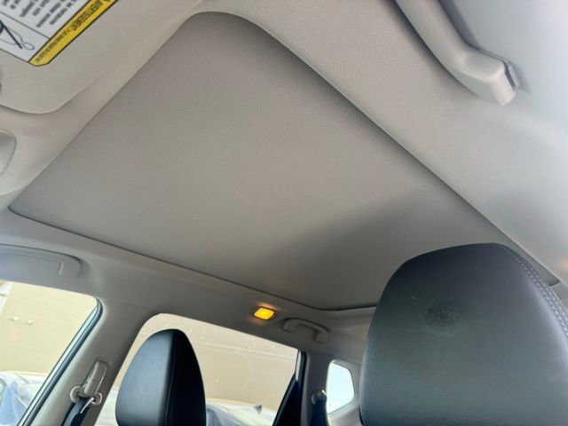 Used 2017 Nissan Rogue SL w/ SL Premium Package image 15