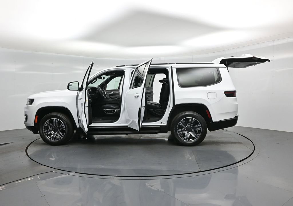 Used 2024 Jeep Wagoneer Series II w/ Flexible Seating Group image 41