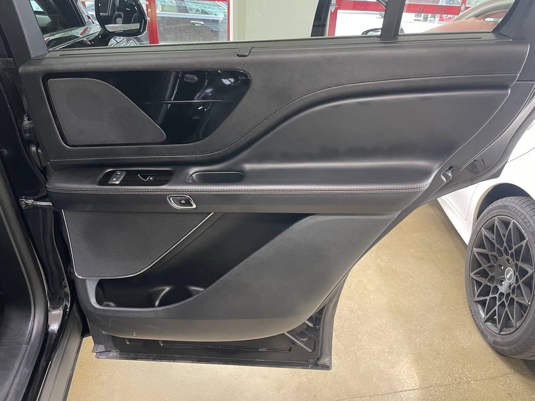 Used 2023 Lincoln Aviator AWD image 21