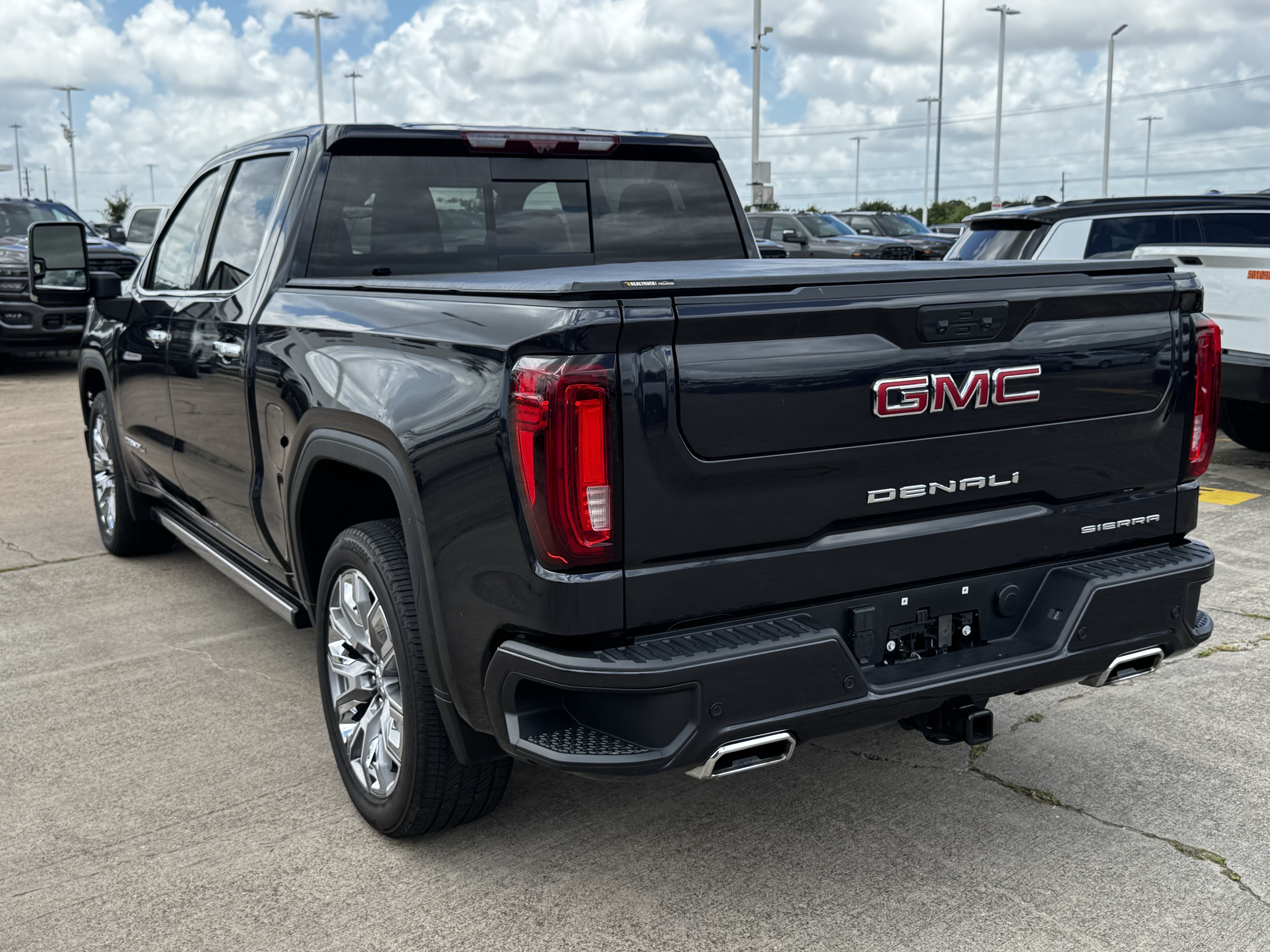 Used 2025 GMC Sierra 1500 Denali w/ Denali Reserve Package AWD/4WD image 9