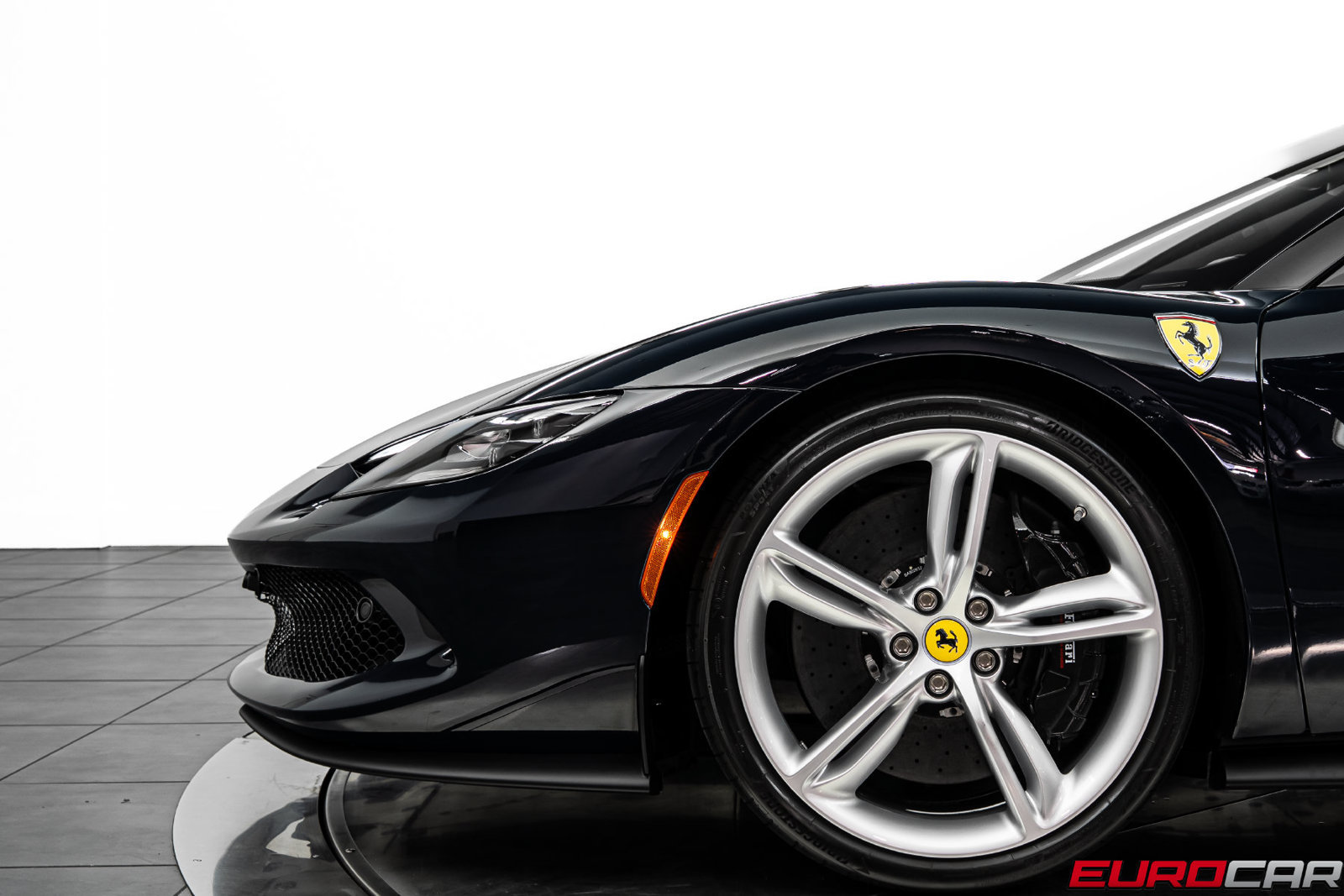 Used 2023 Ferrari 296 GTB RWD image 15