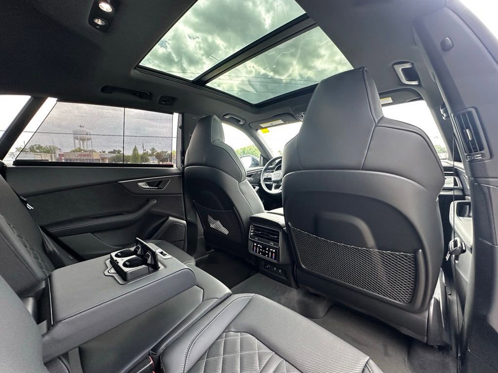 New 2026 Audi SQ8 Premium Plus AWD/4WD image 30