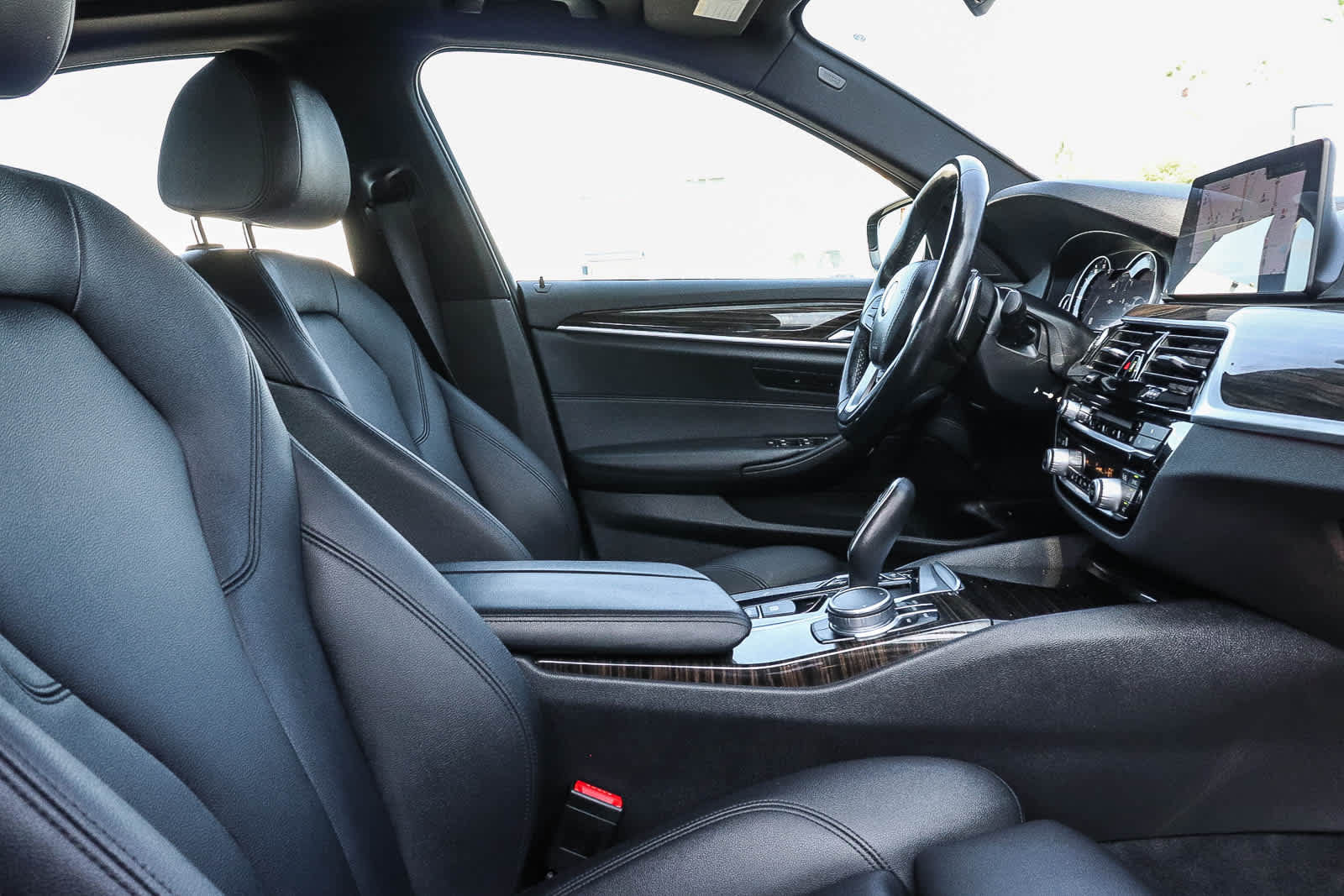 Used 2018 BMW 530i RWD image 27