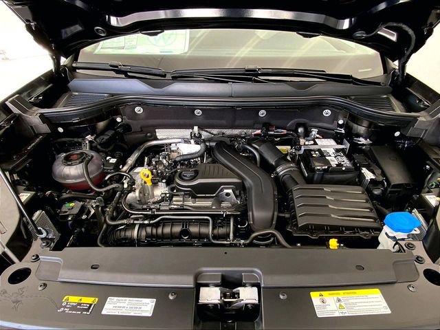 New 2026 Volkswagen Taos SEL image 11