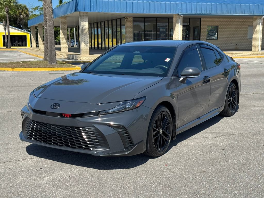 Used 2025 Toyota Camry SE FWD image 2