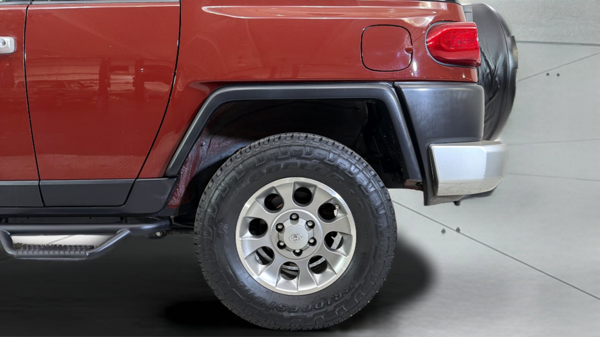 Used 2011 Toyota FJ Cruiser 2WD w/ Upgrade Pkg image 37