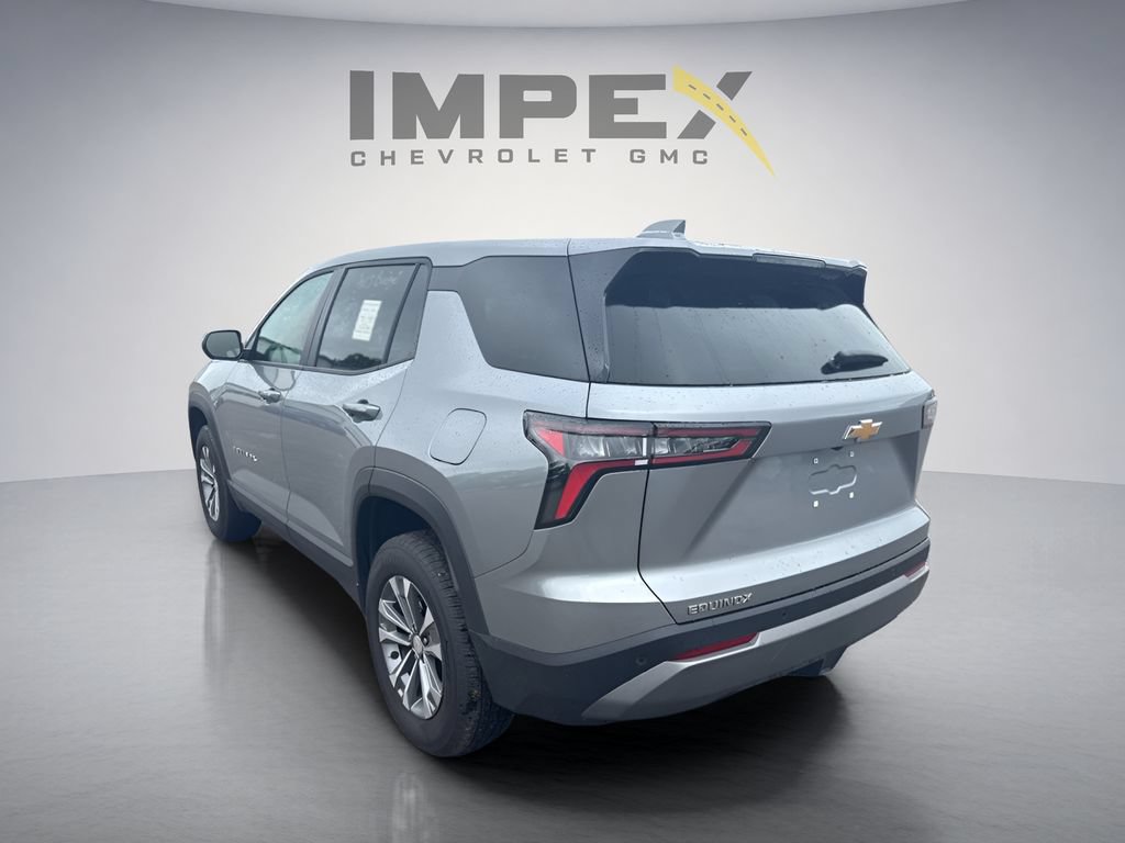 Used 2026 Chevrolet Equinox LT FWD image 2