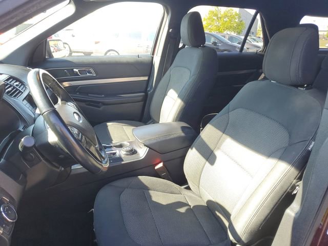 Used 2018 Ford Explorer XLT AWD/4WD image 17