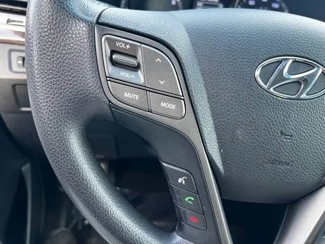 Used 2017 Hyundai Santa Fe SE AWD/4WD image 16