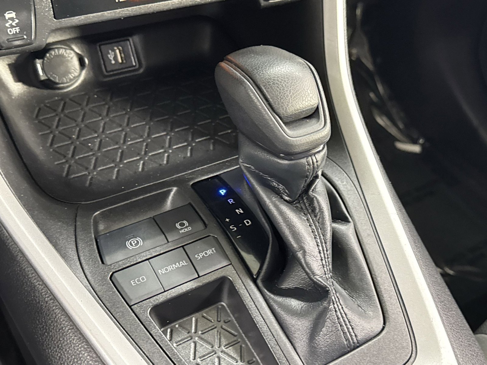 Used 2023 Toyota RAV4 XLE FWD image 34
